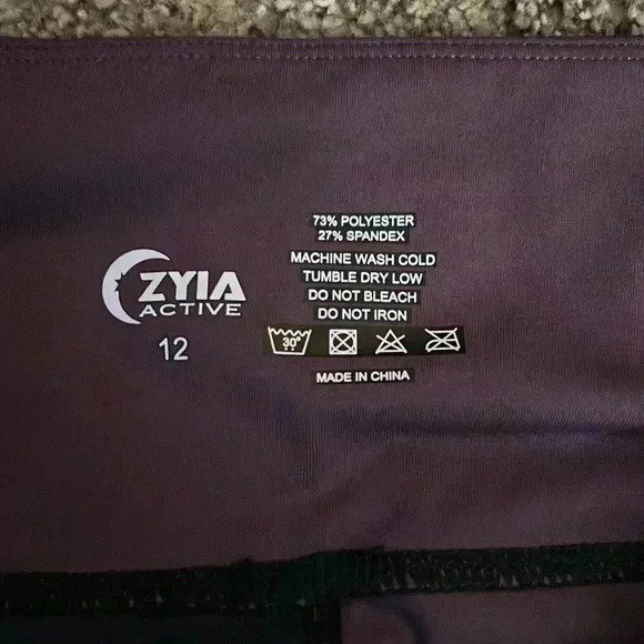 ZYIA Purple Leggings With Black - Picture 2 of 4